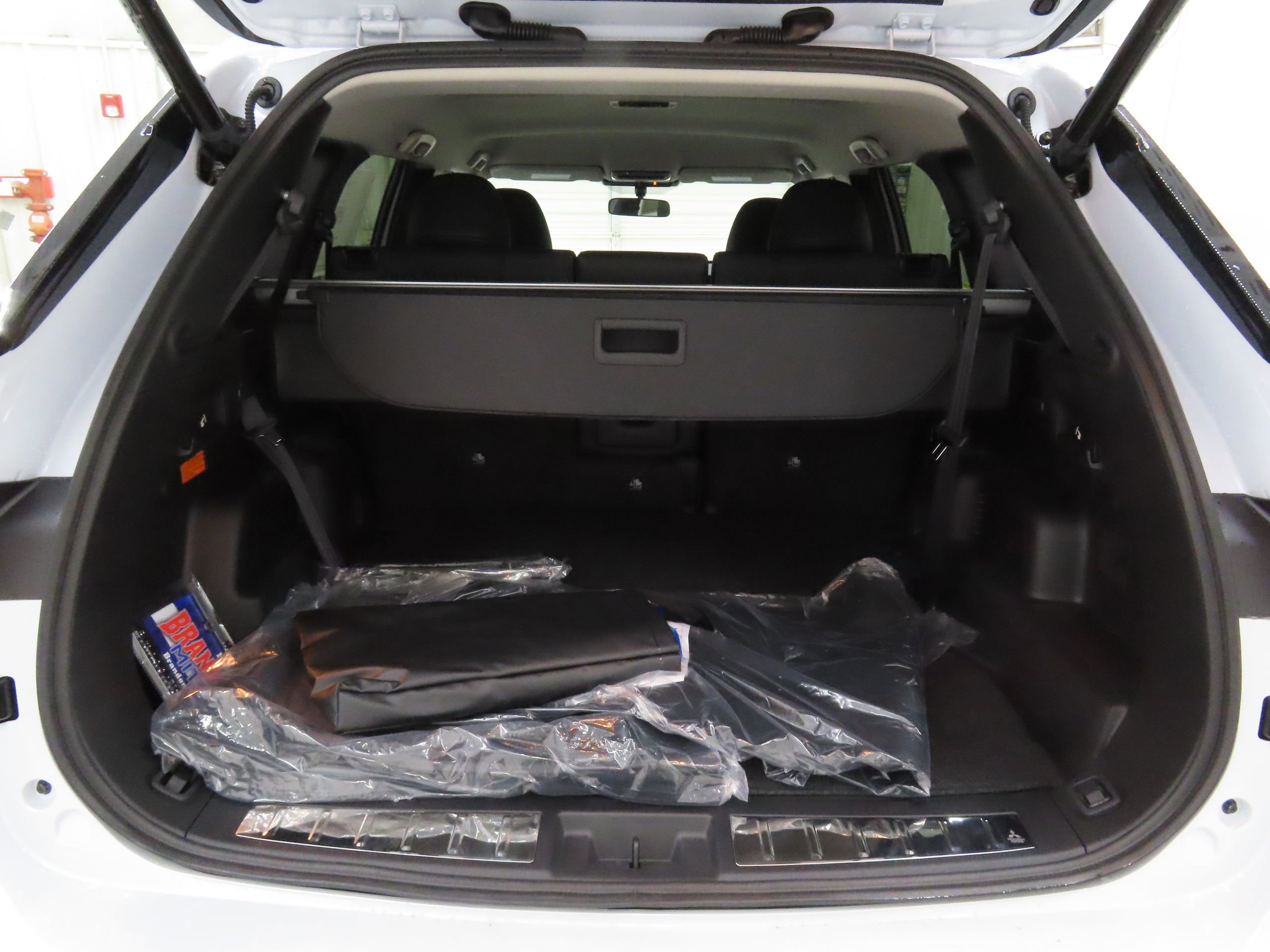 New 2025 Mitsubishi Outlander SE image 21