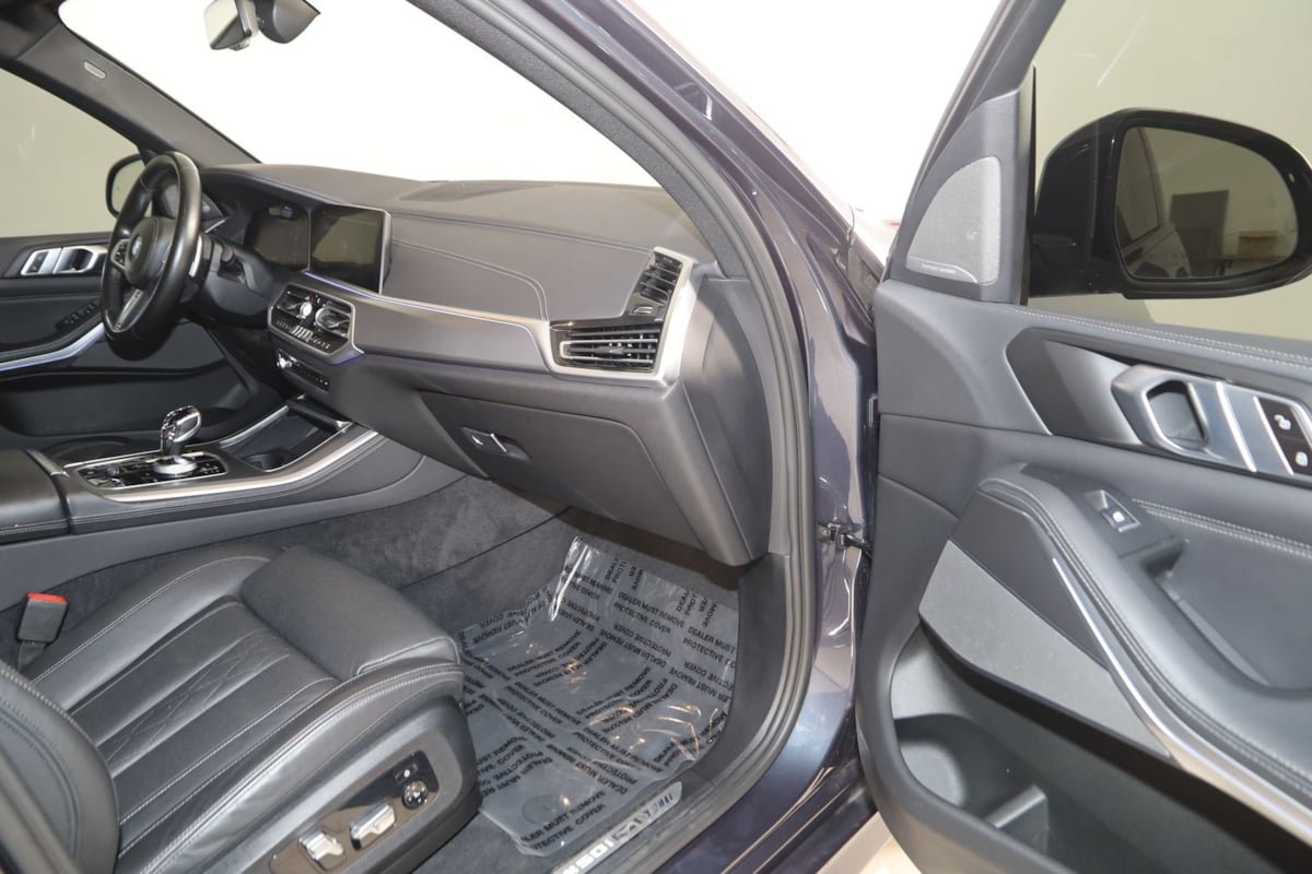 Used 2022 BMW X5 M50i w/ Executive Package AWD/4WD image 45