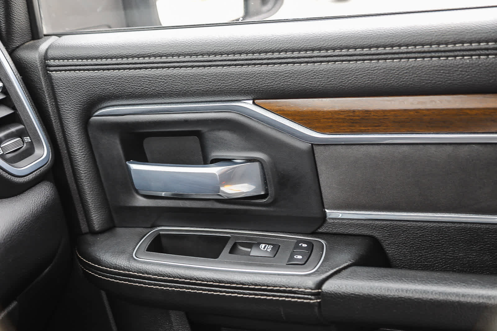 Used 2024 RAM 2500 Laramie image 21