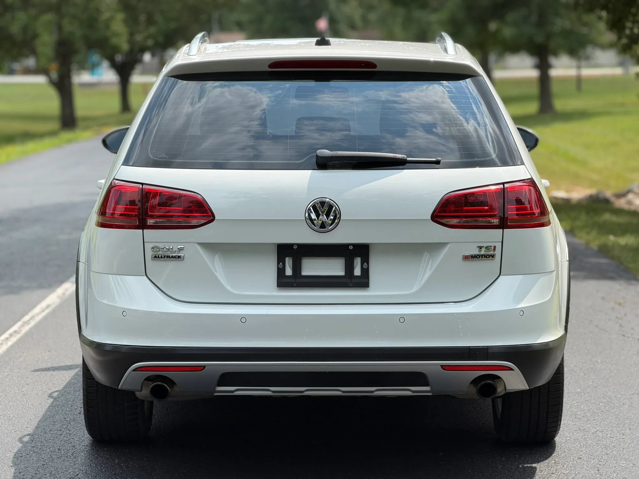 Used 2017 Volkswagen Golf Alltrack S AWD/4WD image 6