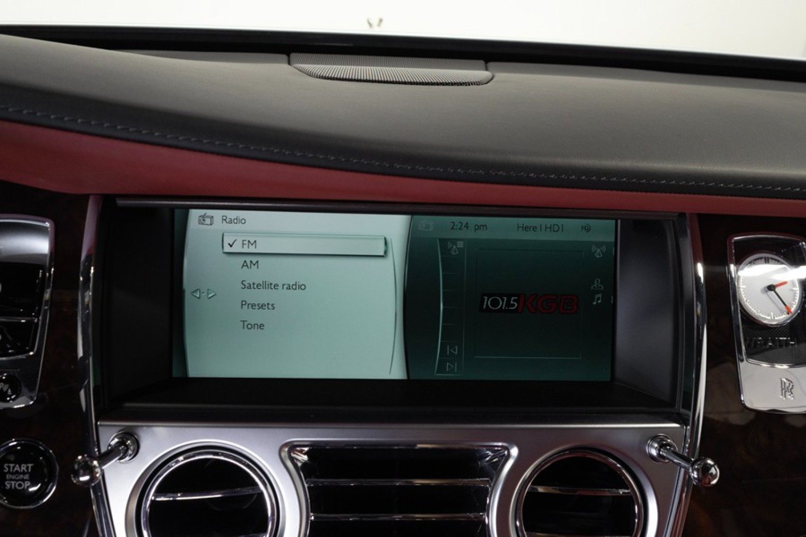 Used 2016 Rolls-Royce Wraith RWD image 32