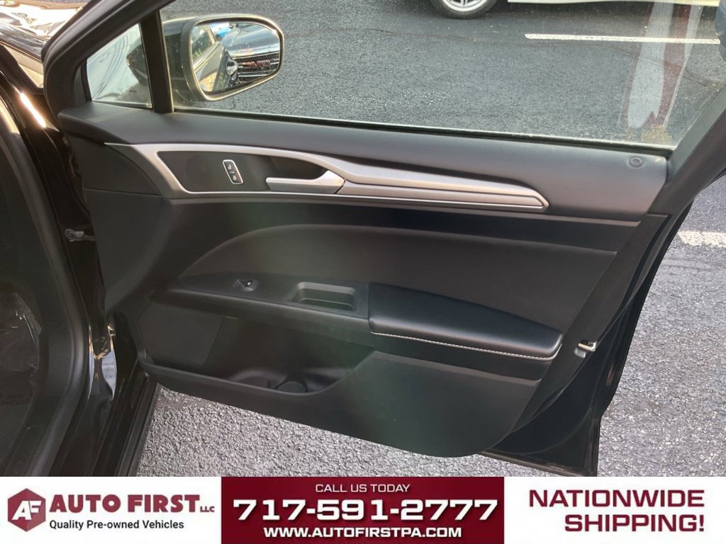 Used 2020 Ford Fusion SE FWD image 18