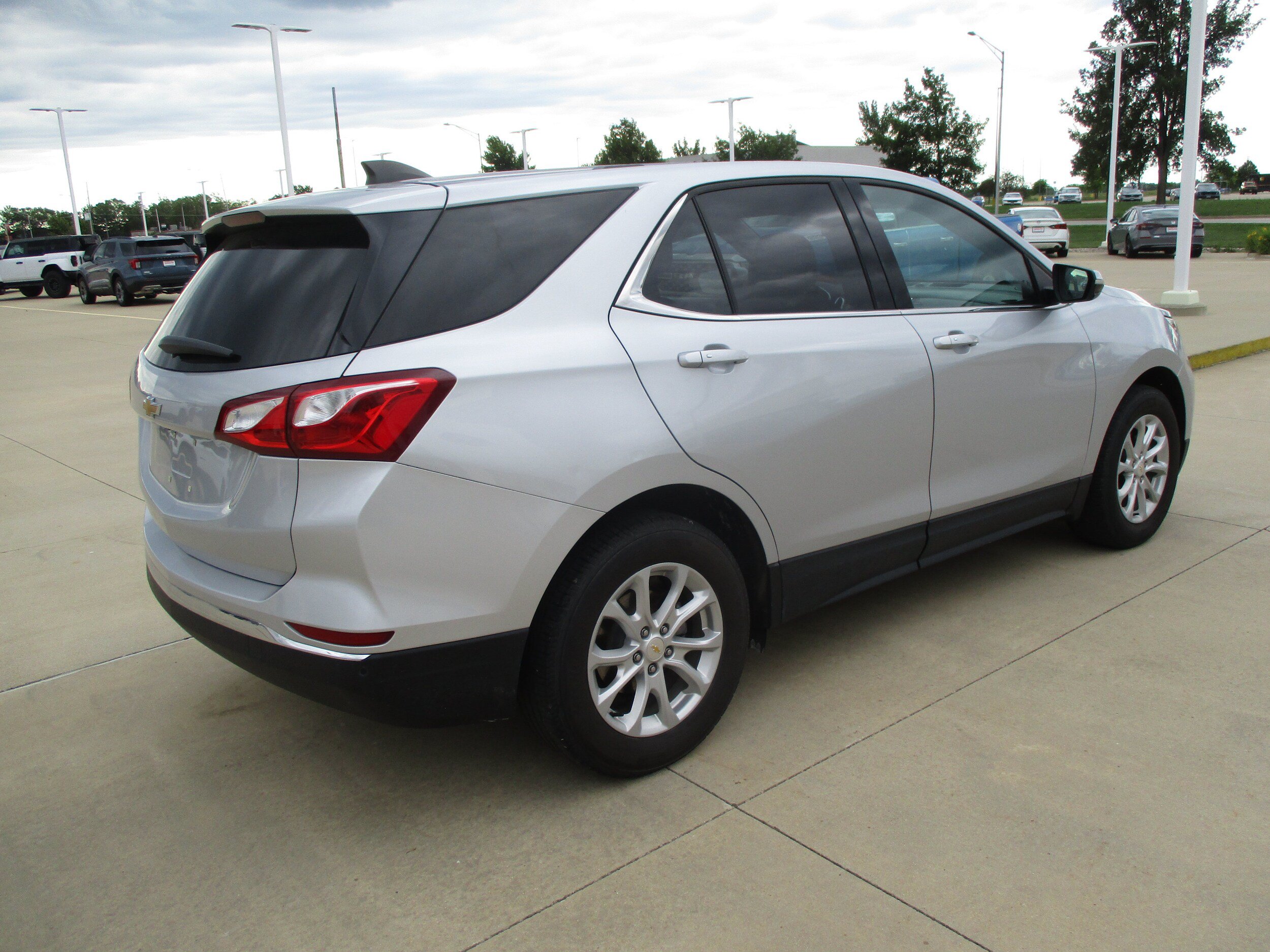Used 2019 Chevrolet Equinox LT FWD image 5