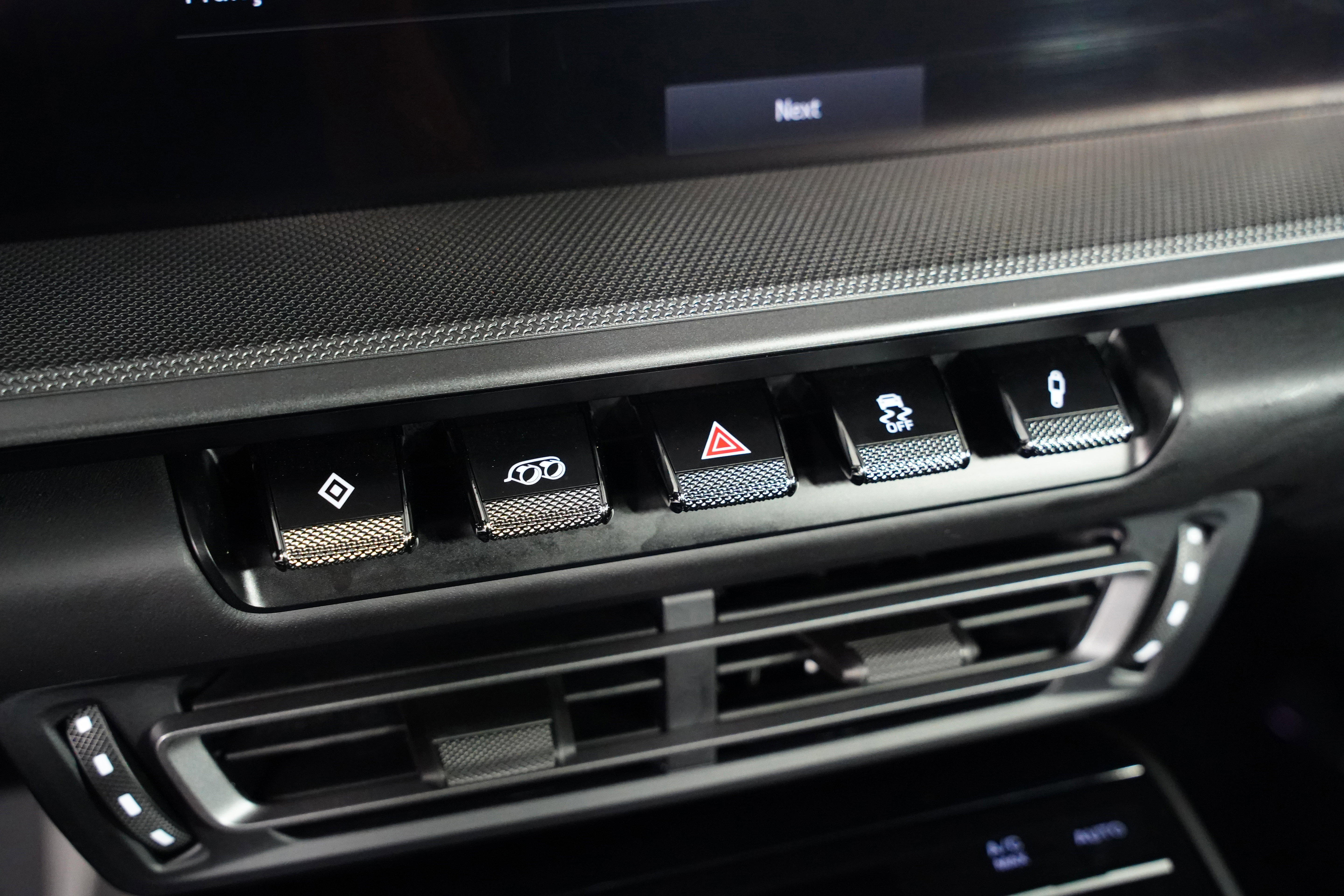 Used 2024 Porsche 911 Carrera S w/ Sport Package image 37