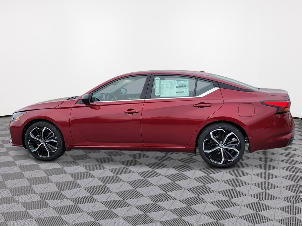 Certified 2025 Nissan Altima 2.5 SR w/ SR Premium Package FWD image 7