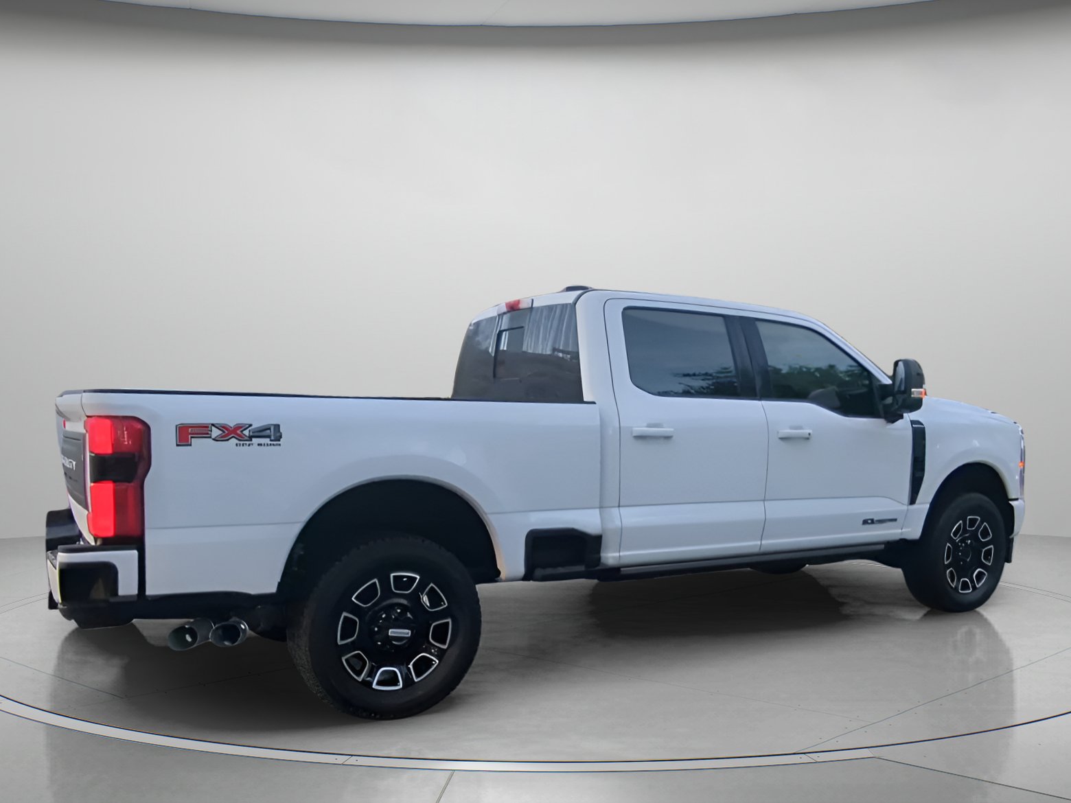 Certified 2025 Ford F250 Platinum w/ FX4 Off-Road Package AWD/4WD image 29