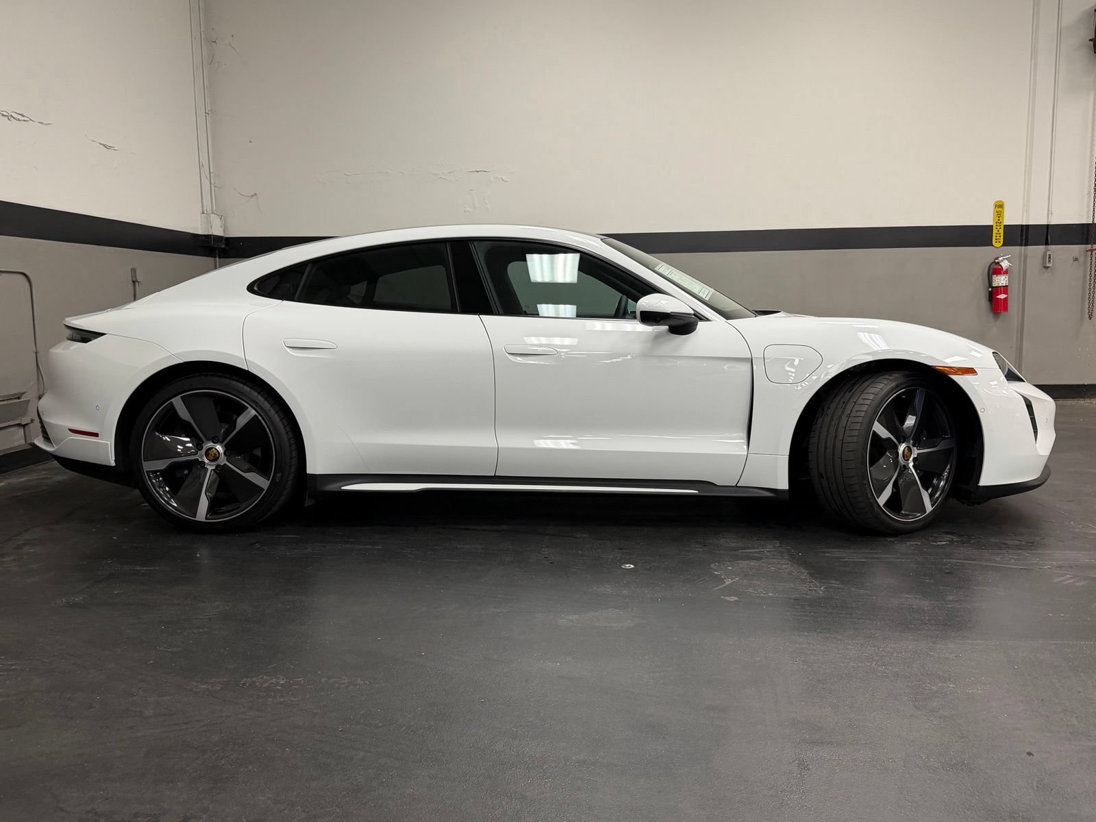 Used 2023 Porsche Taycan w/ Premium Package RWD image 5