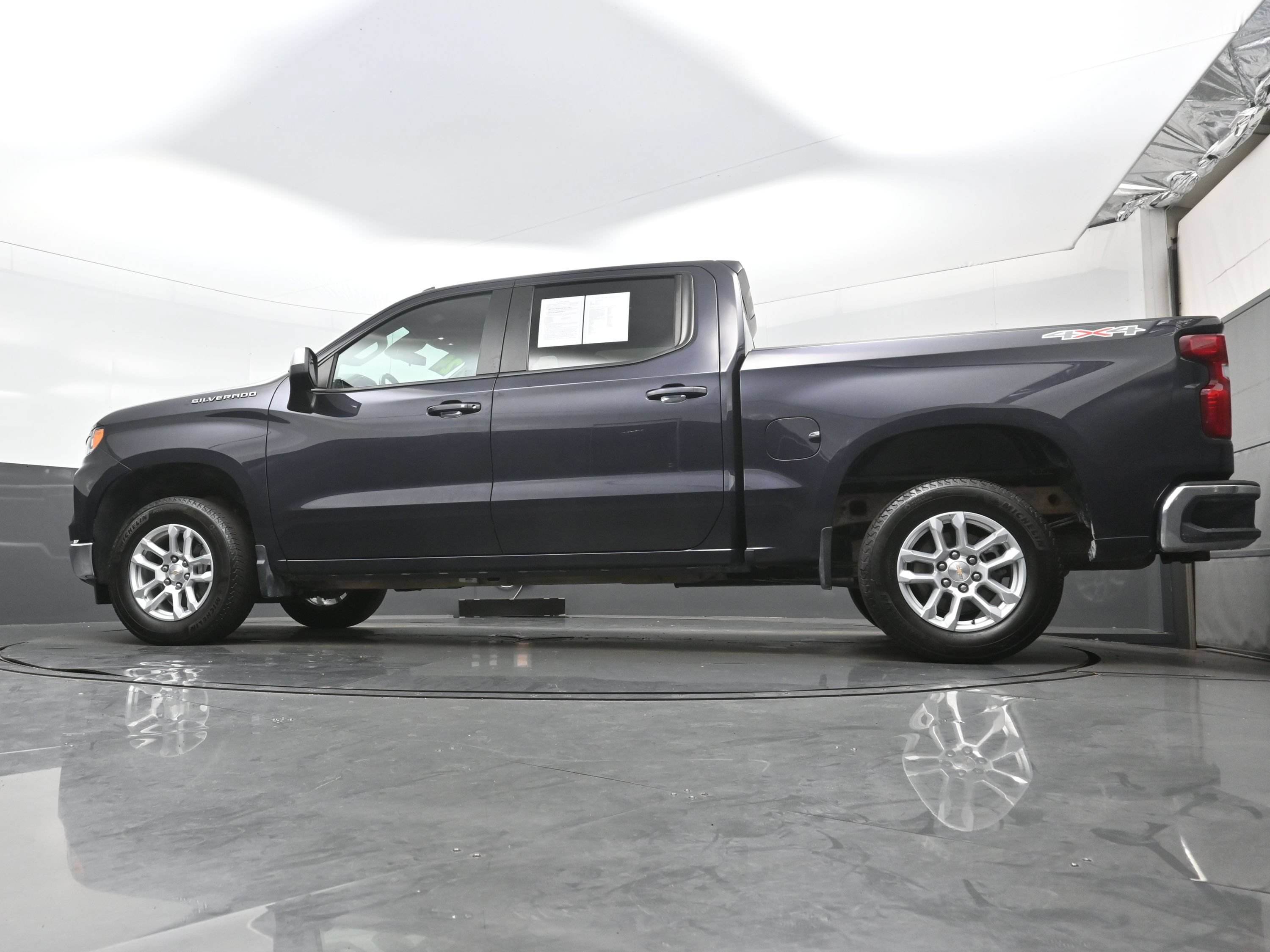 Used 2024 Chevrolet Silverado 1500 LT AWD/4WD image 27