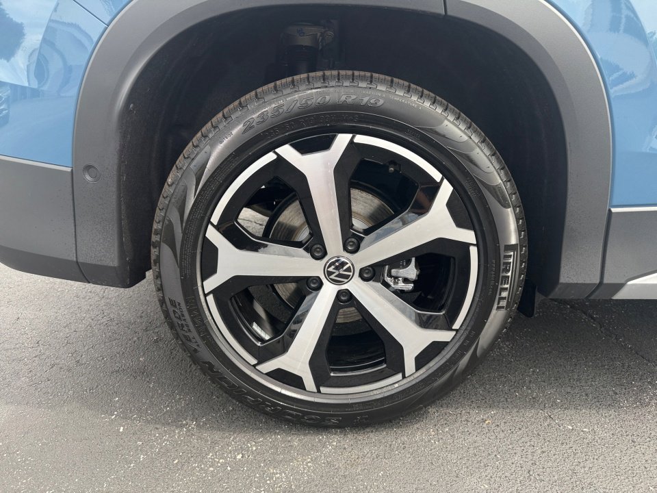 New 2026 Volkswagen Tiguan SE FWD image 23