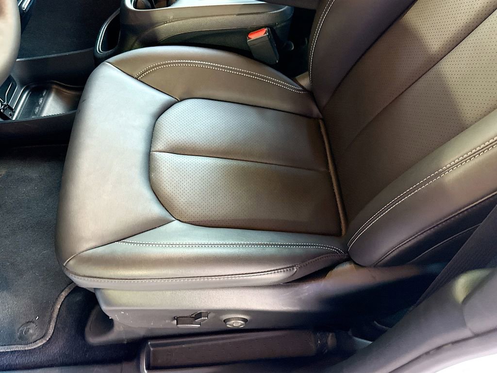 Used 2026 Chrysler Pacifica Select image 21