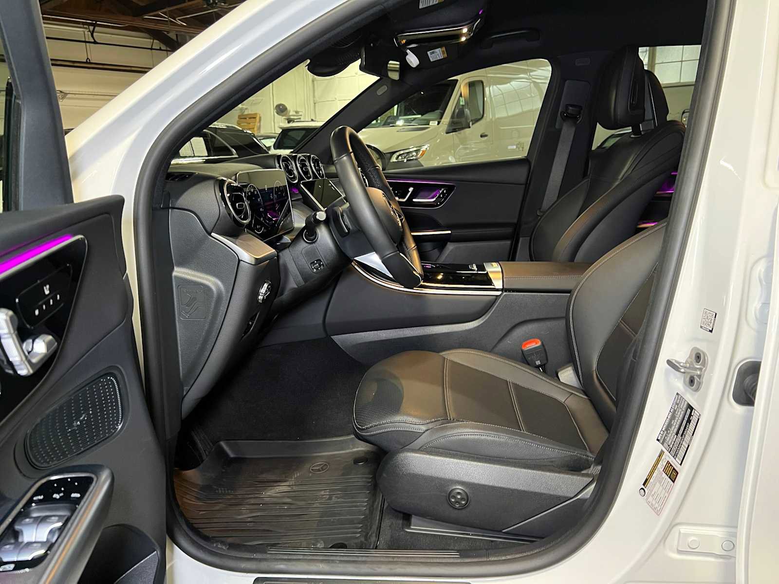 Certified 2025 Mercedes-Benz GLC 300 4MATIC image 23