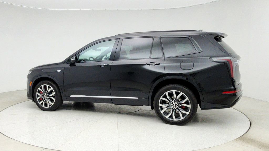 Used 2024 Cadillac XT6 Sport w/ Technology Package image 7