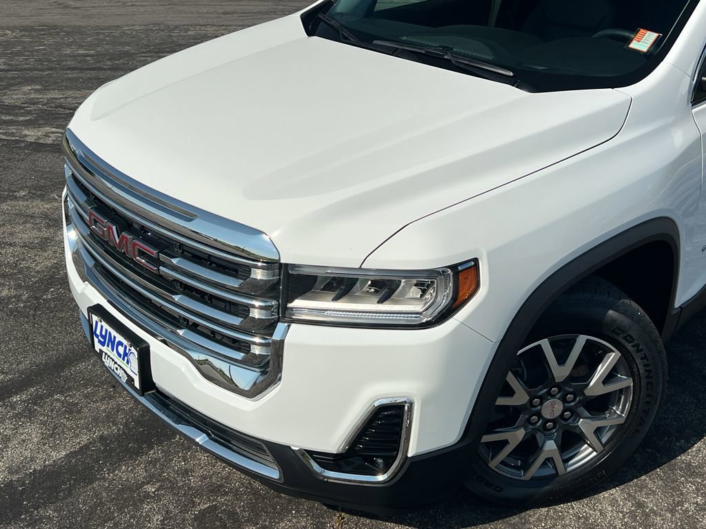 Used 2023 GMC Acadia SLT w/ LPO, Floor Liner Package image 8