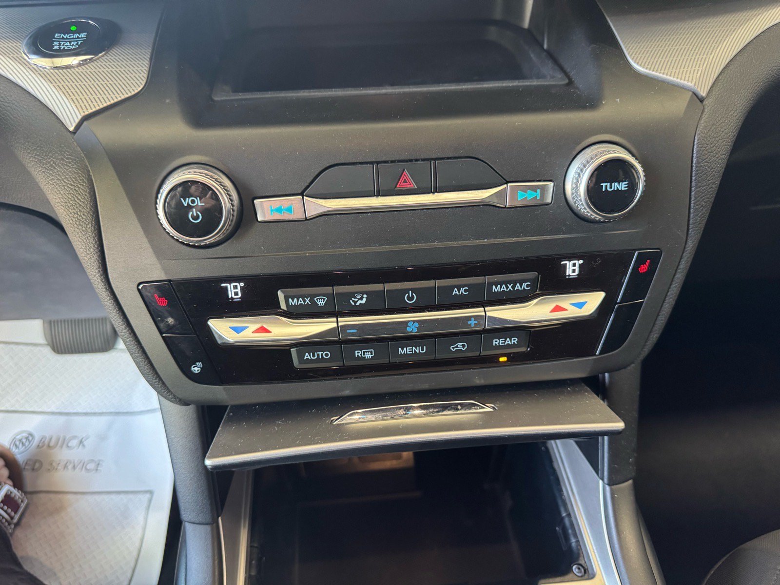 Used 2020 Ford Explorer XLT w/ Comfort Package AWD/4WD image 20