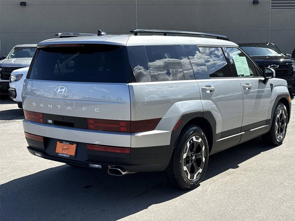 Used 2025 Hyundai Santa Fe SEL AWD/4WD image 3