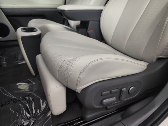 Certified 2024 Hyundai Ioniq 5 Limited AWD/4WD image 12