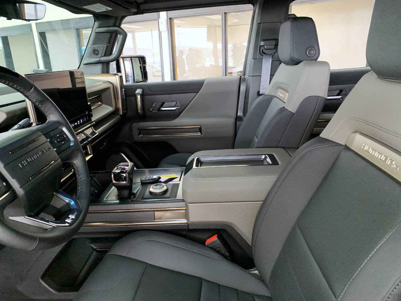 Used 2024 GMC Hummer EV 2X w/ LPO, Illumination Package image 13