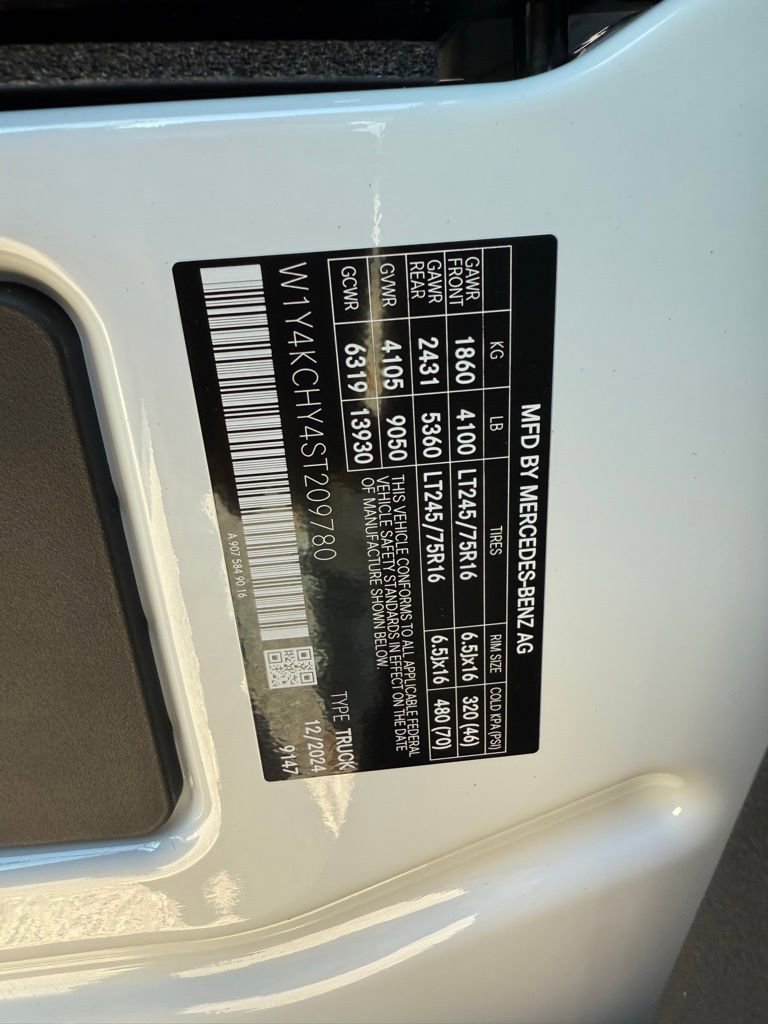 Used 2025 Mercedes-Benz Sprinter 2500 image 22