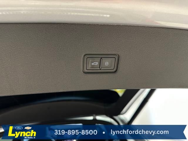 Used 2022 Audi Q8 Premium Plus w/ Premium Plus Package image 21