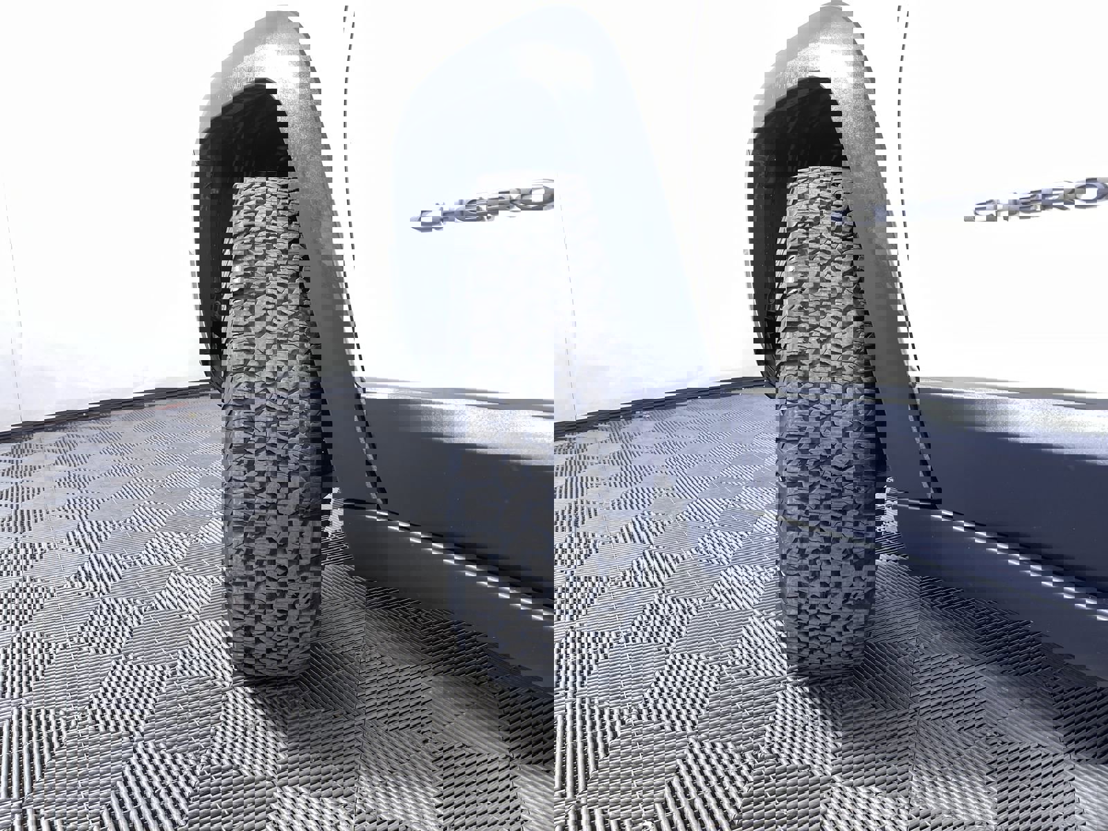 Used 2019 Jeep Cherokee Trailhawk image 27