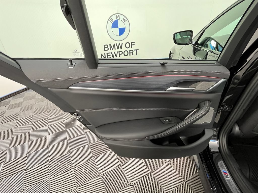 Used 2023 BMW M550i xDrive w/ Executive Package AWD/4WD image 27