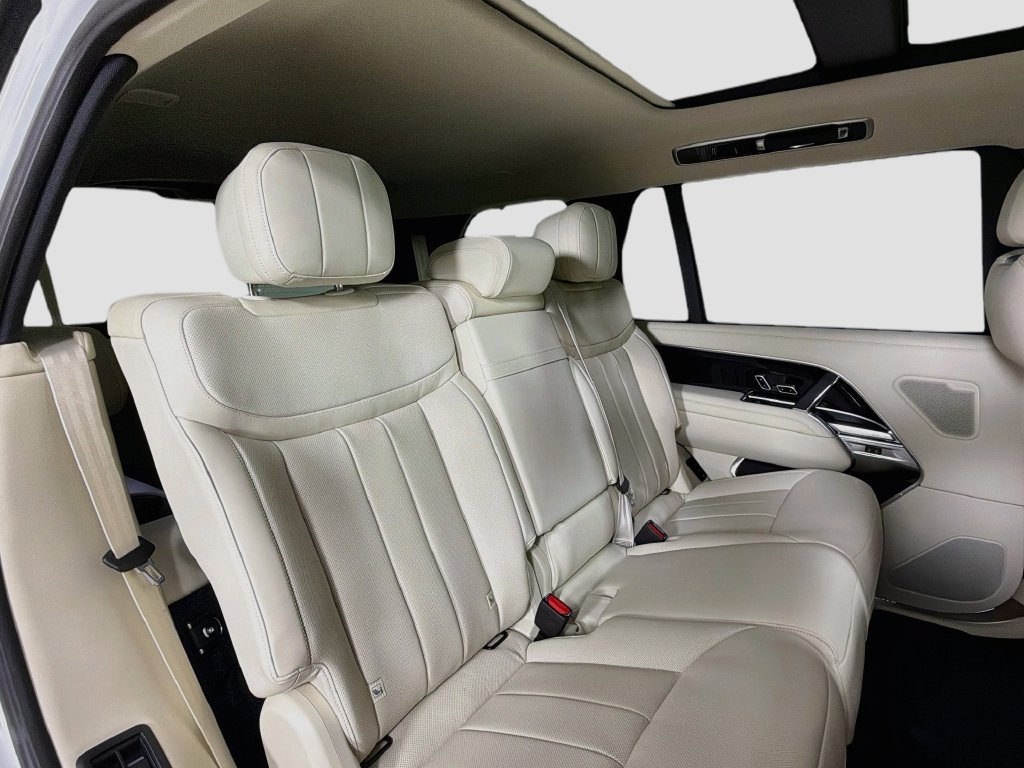 New 2027 Land Rover Range Rover Long Wheelbase SE AWD/4WD image 29