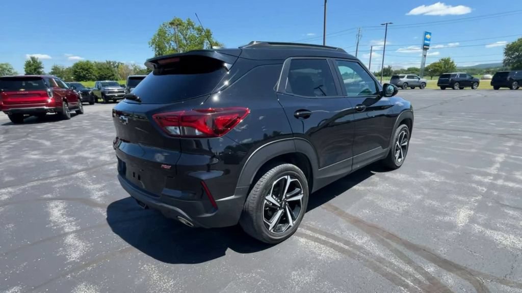 Used 2023 Chevrolet TrailBlazer RS w/ Sun and Liftgate Package AWD/4WD image 8