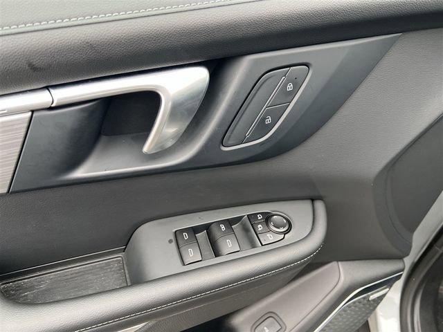 Used 2025 Buick Enclave Preferred AWD/4WD image 28