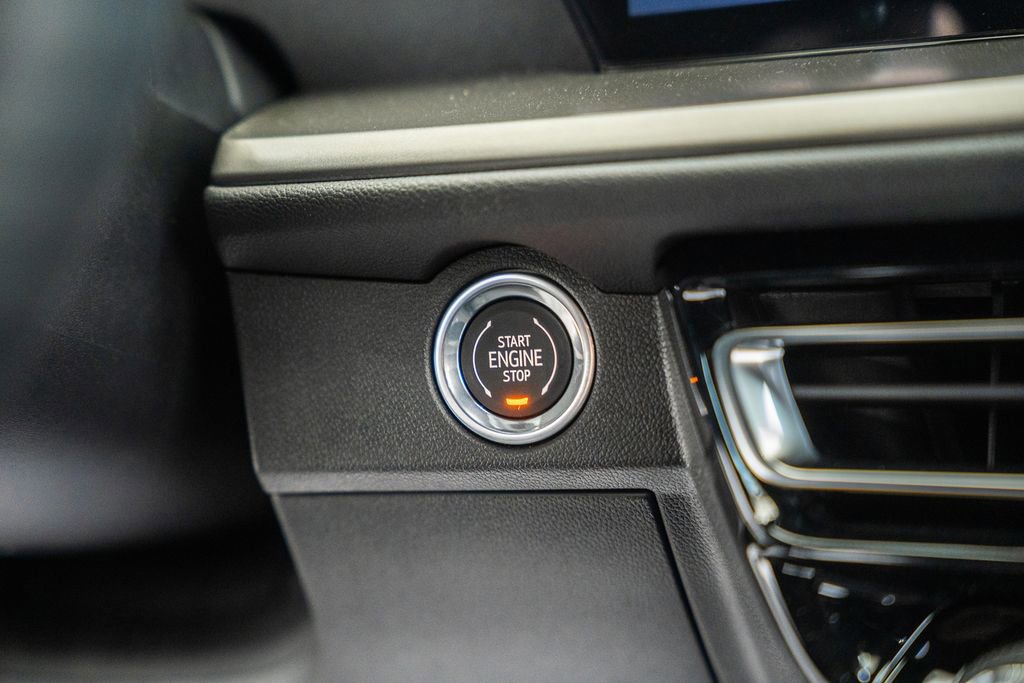 New 2026 Chevrolet Traverse LT w/ Sun and Wheel Package AWD/4WD image 27