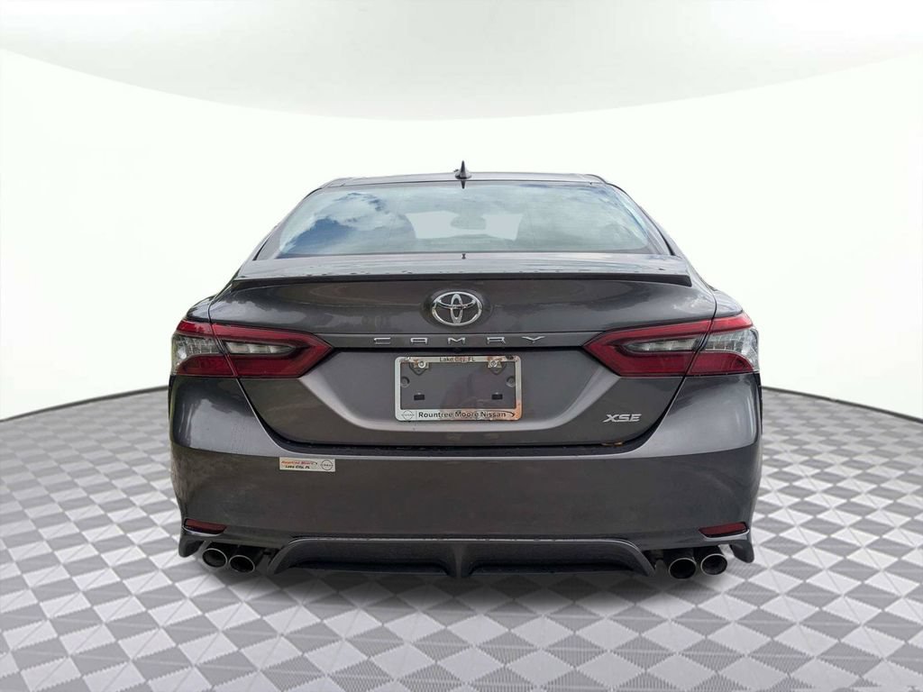 Used 2024 Toyota Camry XSE FWD image 4