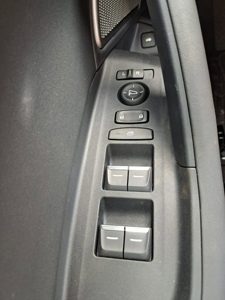 Used 2025 Acura TLX w/ Technology Package image 16