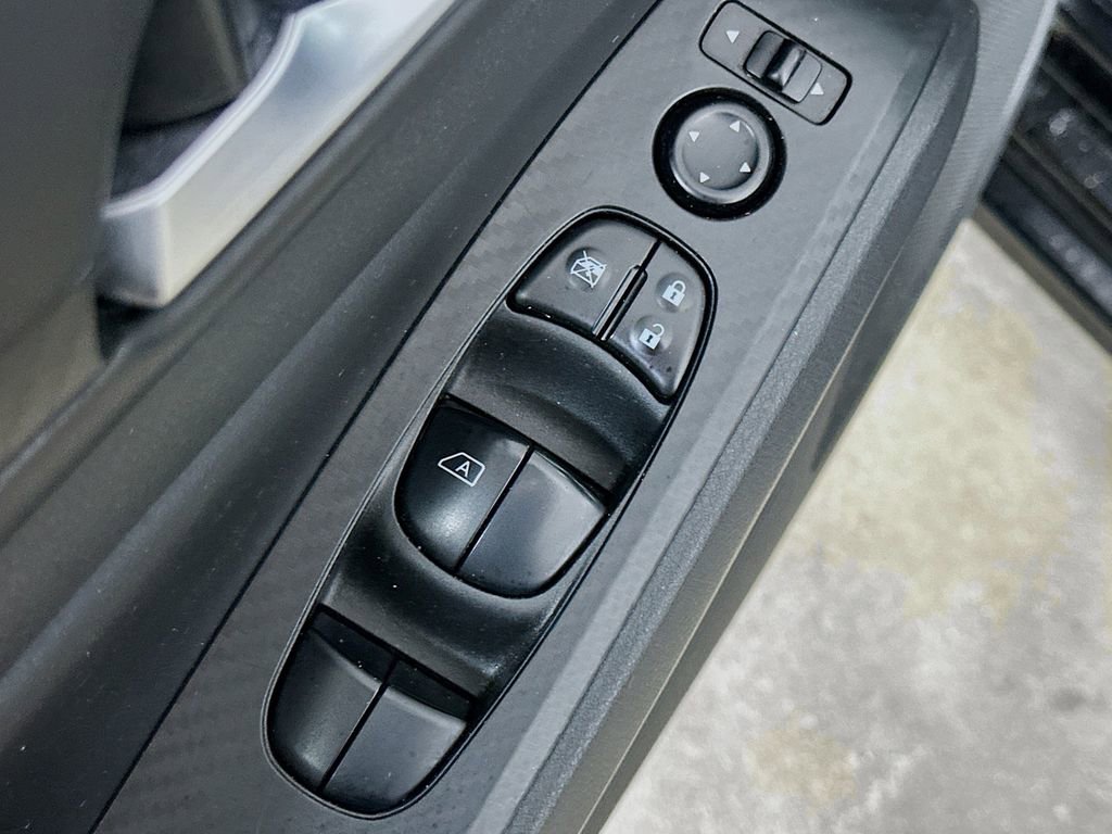 Used 2024 Nissan Altima 2.5 SV FWD image 20