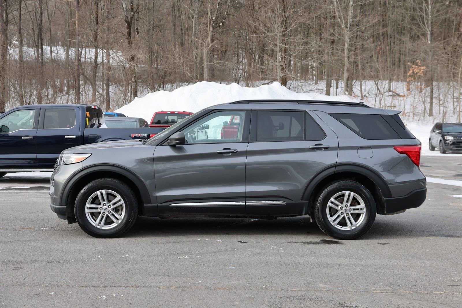 Certified 2023 Ford Explorer XLT w/ Equipment Group 202A image 8