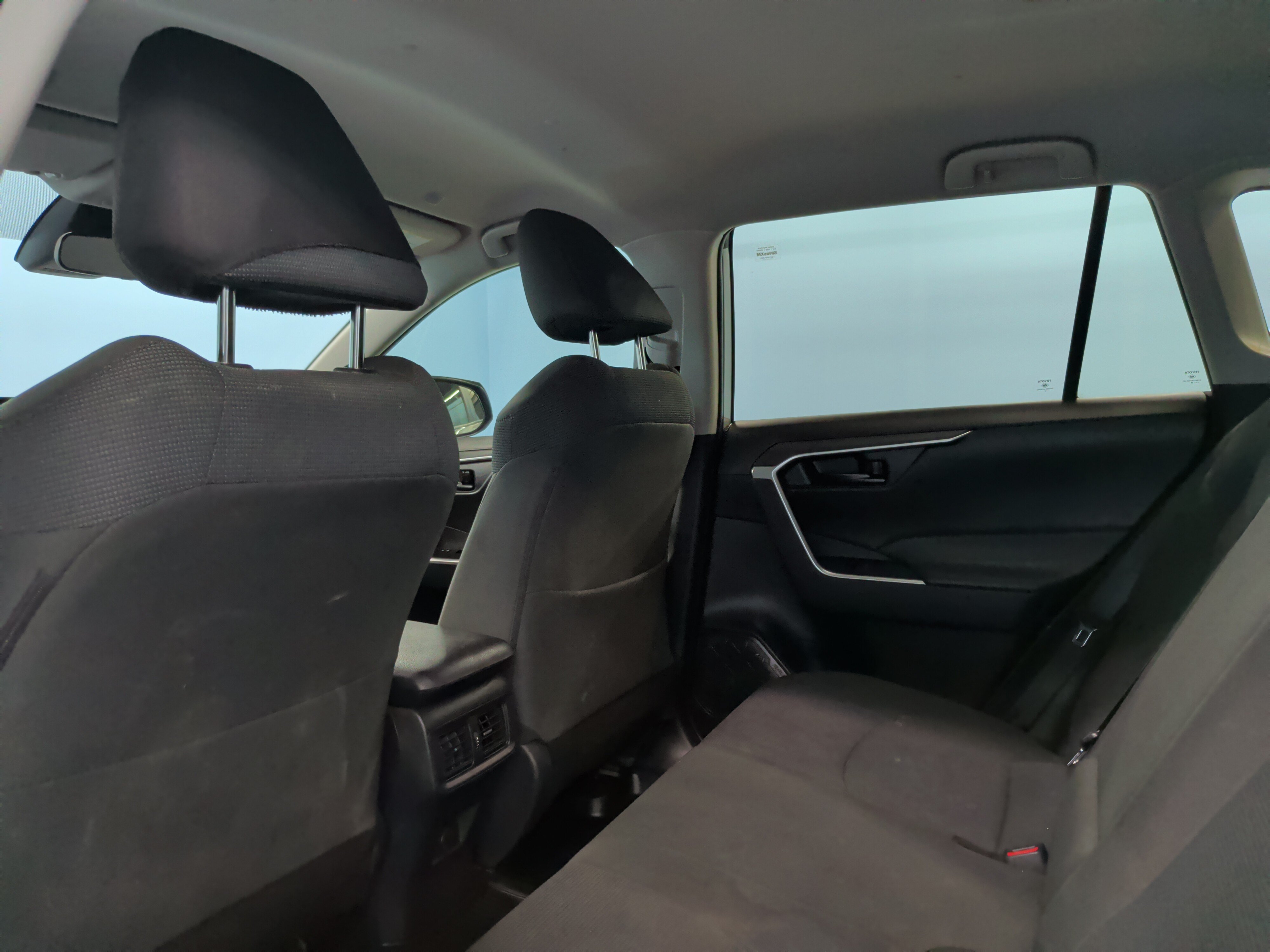 Certified 2025 Toyota RAV4 LE FWD image 27