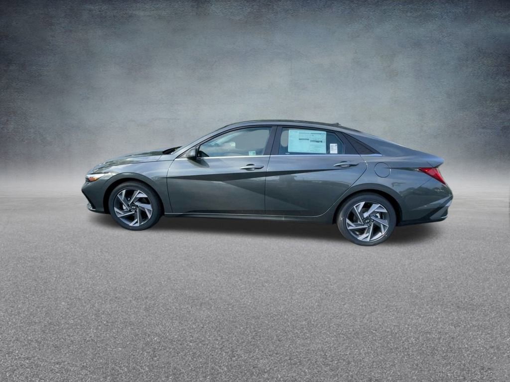 New 2025 Hyundai Elantra Limited image 12