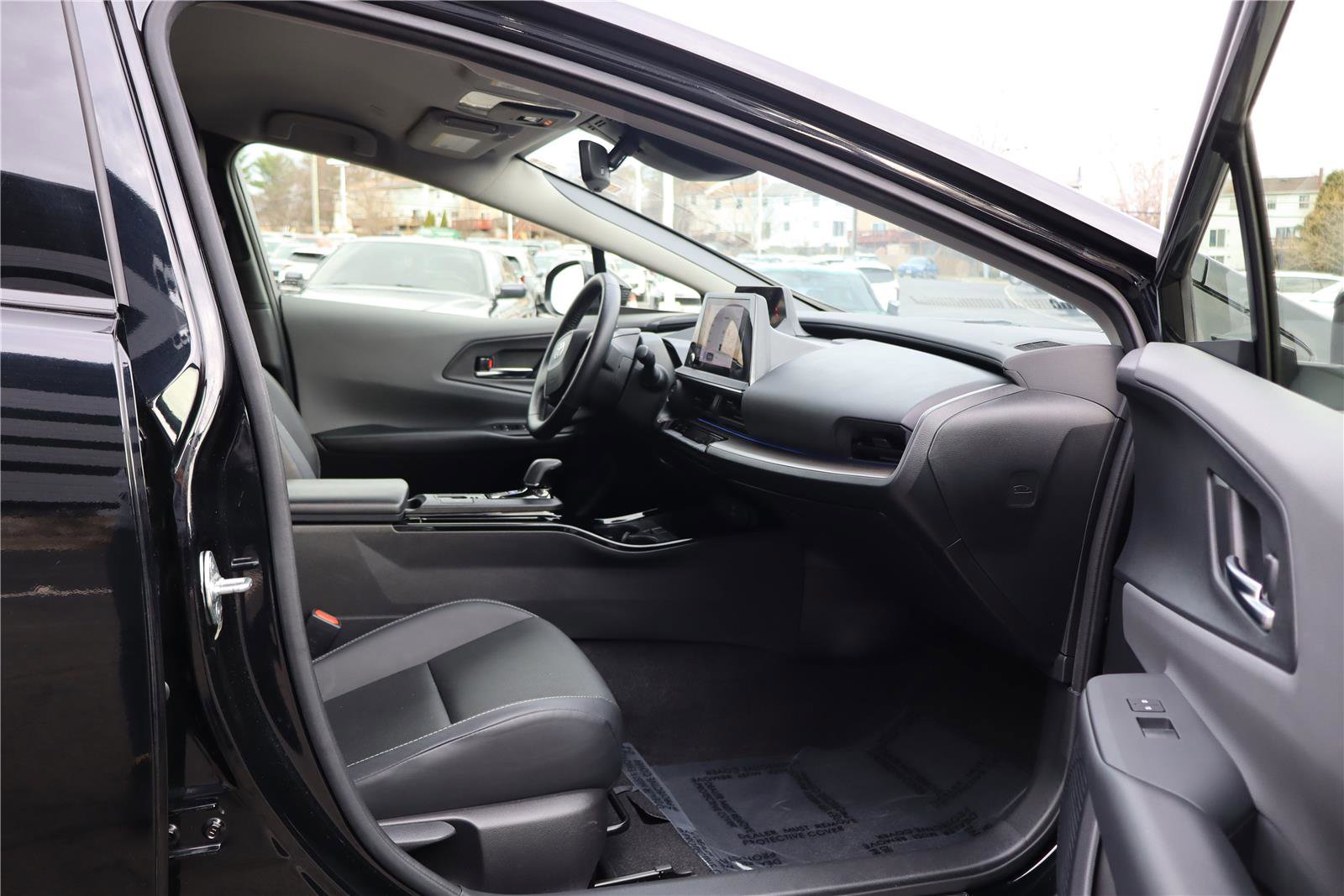 Used 2023 Toyota Prius XLE image 28