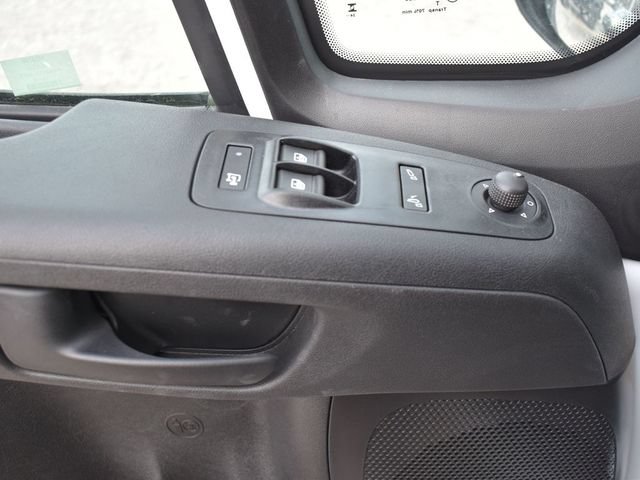 New 2025 RAM ProMaster 3500 w/ Roll-Up Rear Door Package FWD image 8