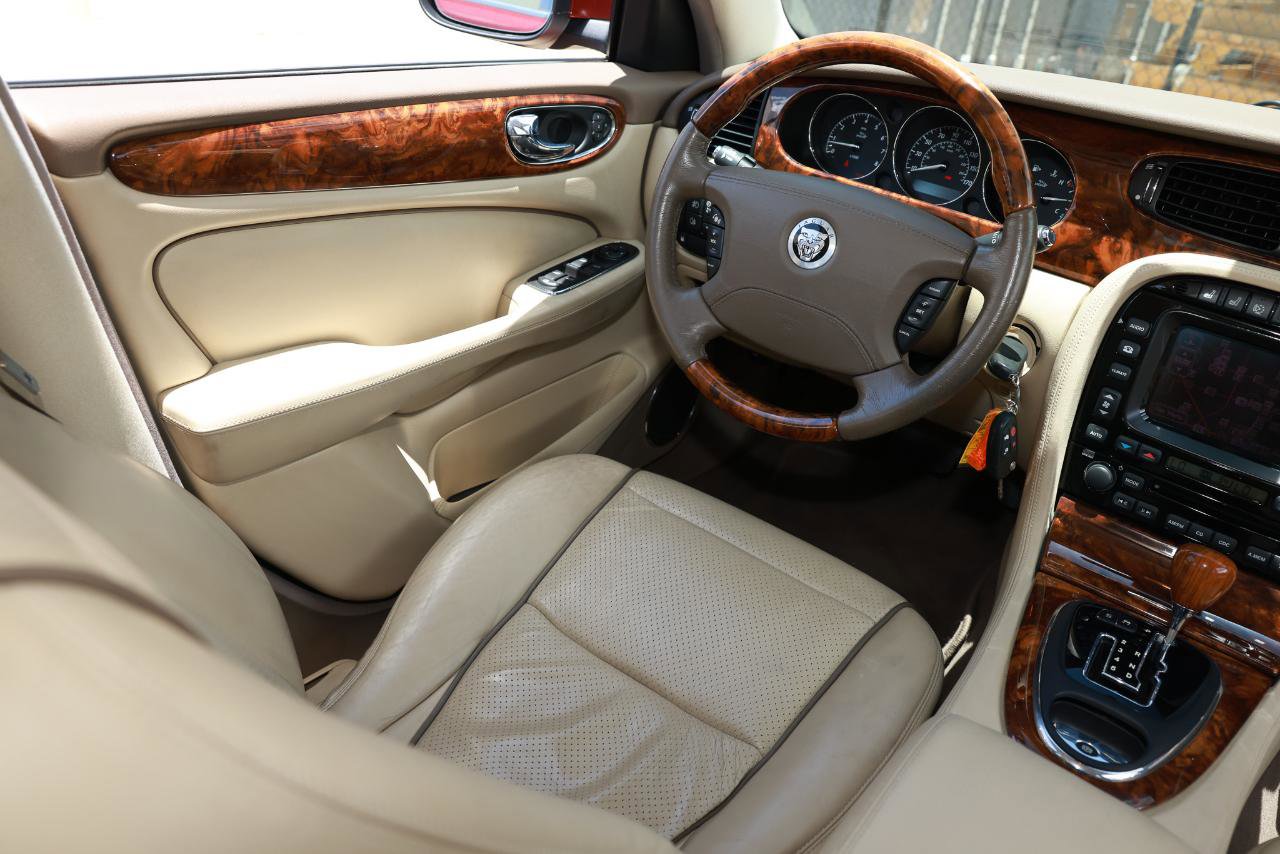 Used 2008 Jaguar XJ8 RWD image 20