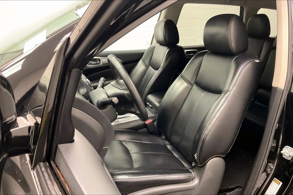 Used 2017 Nissan Pathfinder SL image 16