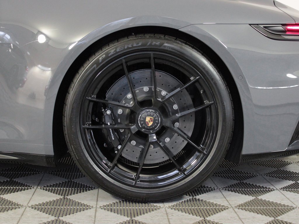 Certified 2025 Porsche 911 Carrera GTS image 39