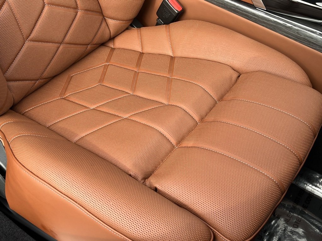 Used 2024 BMW i7 xDrive60 w/ Executive Package image 41