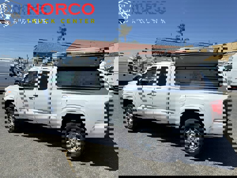 Used 2020 Toyota Tacoma SR image 7