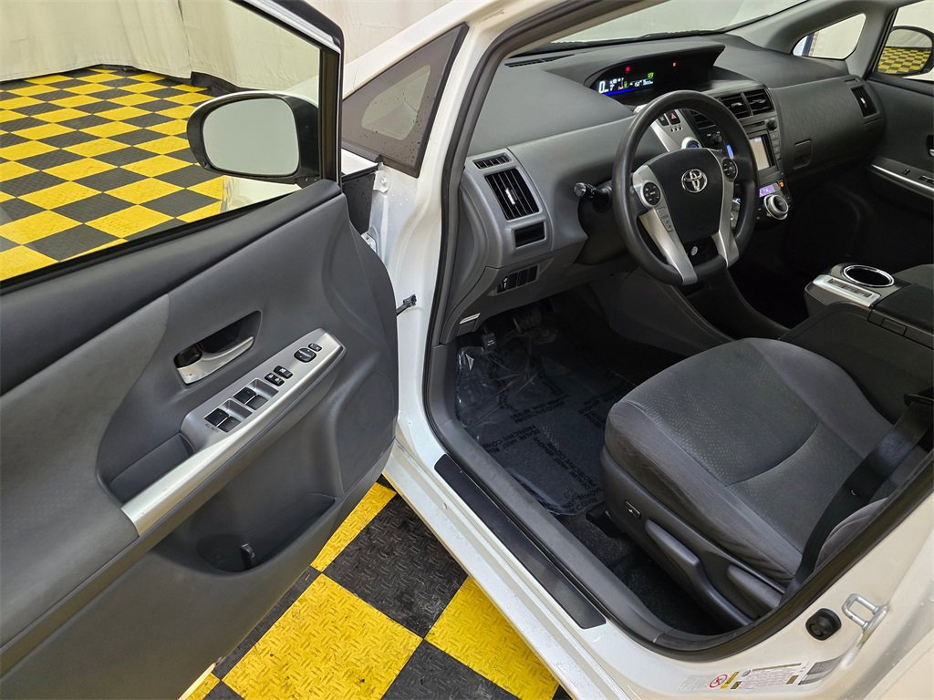 Used 2014 Toyota Prius V Two image 19