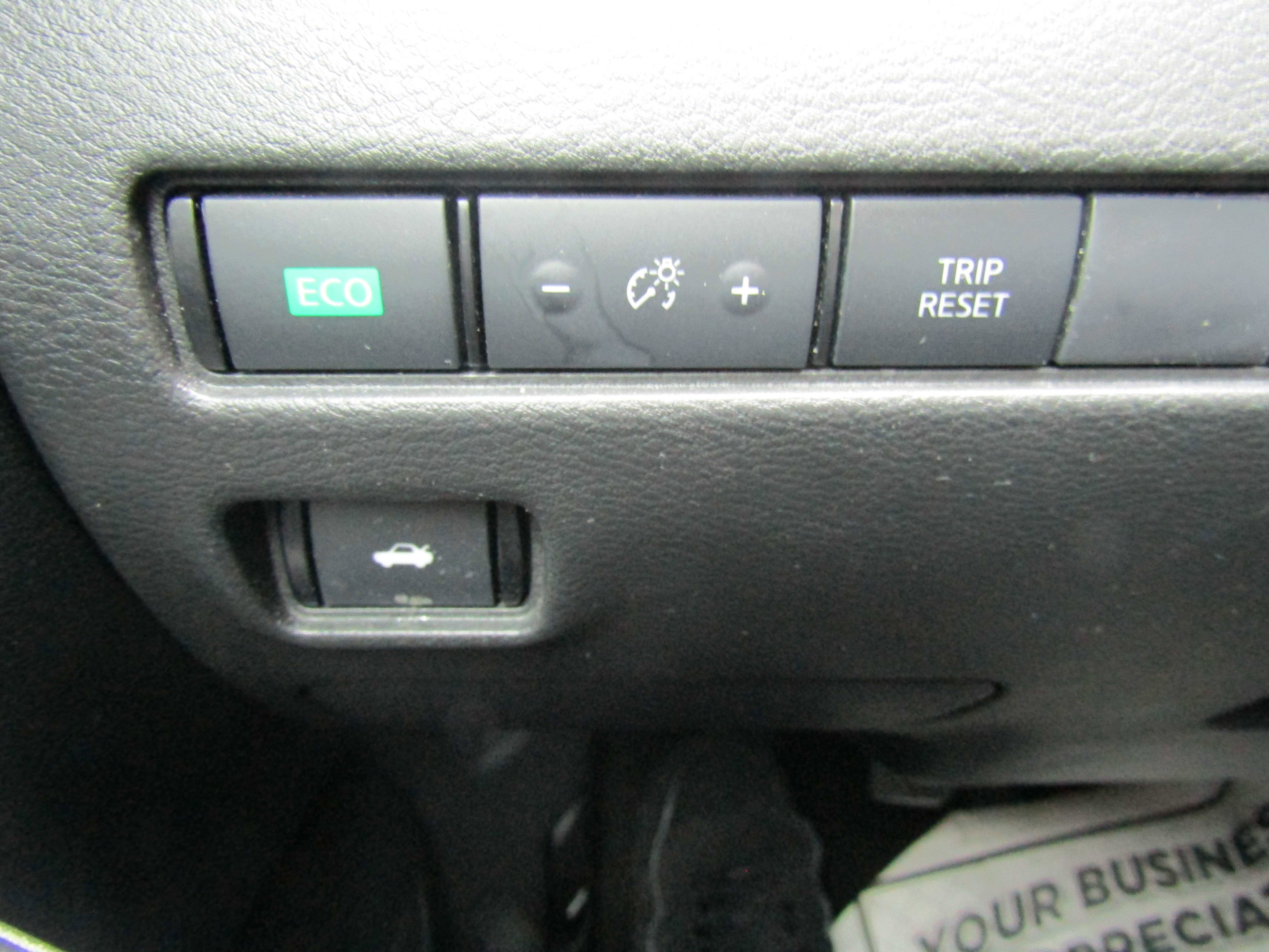 Used 2024 Nissan Sentra SV FWD image 17