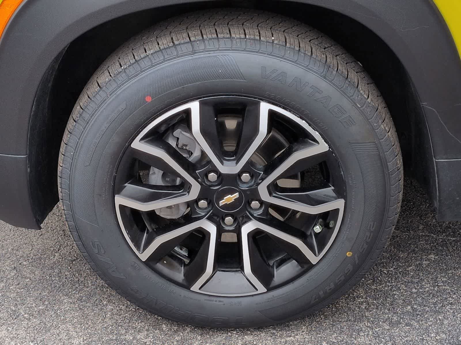 Used 2023 Chevrolet TrailBlazer ACTIV w/ Sun and Liftgate Package AWD/4WD image 14