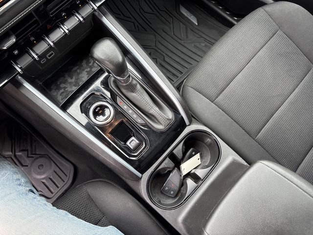 Used 2024 Chevrolet Colorado LT image 34