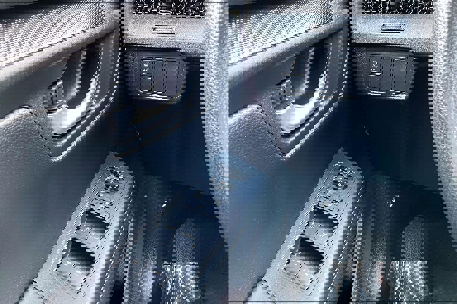 Used 2024 Honda CR-V EX image 30