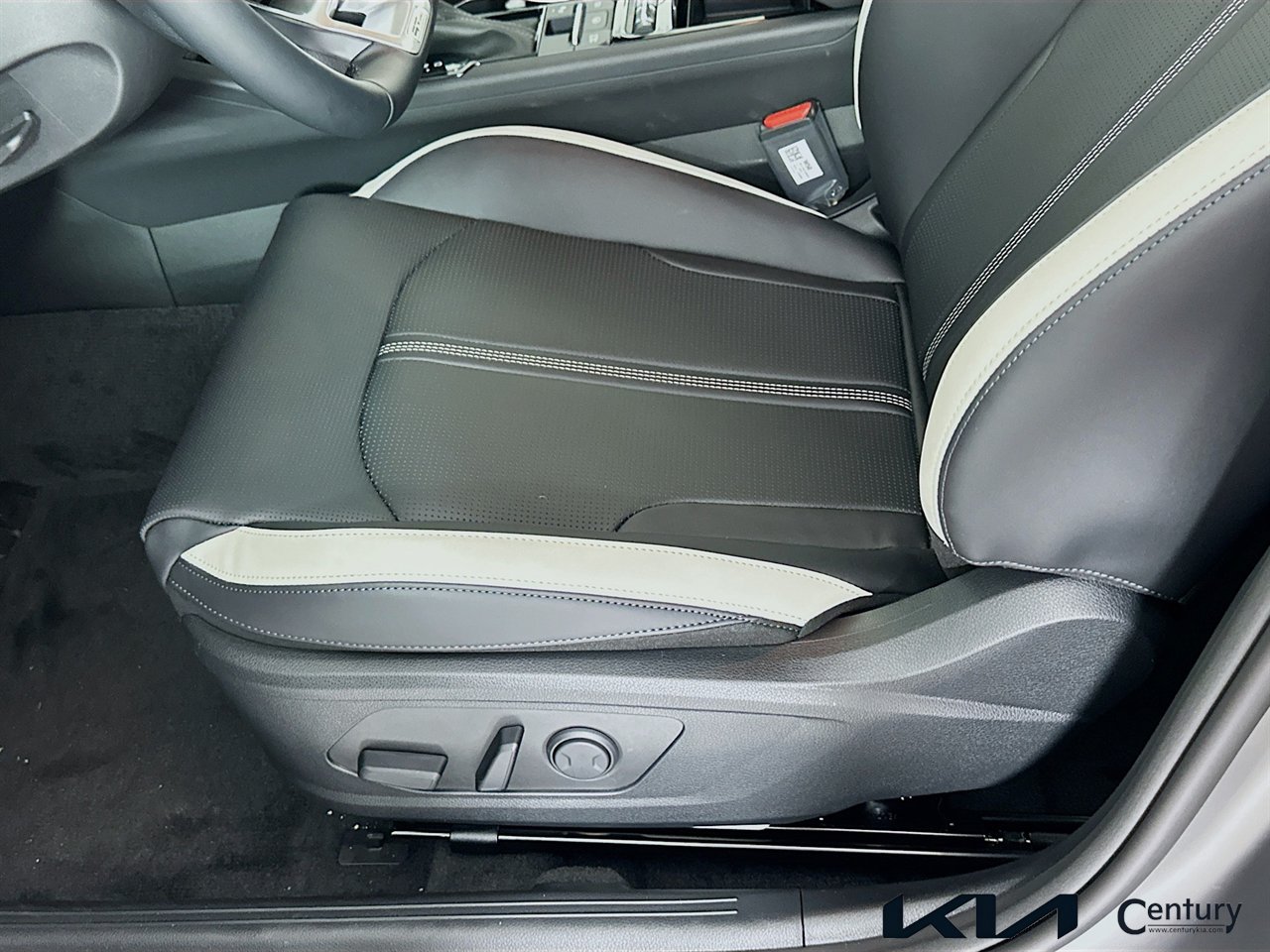 New 2026 Kia K5 GT-Line FWD image 17