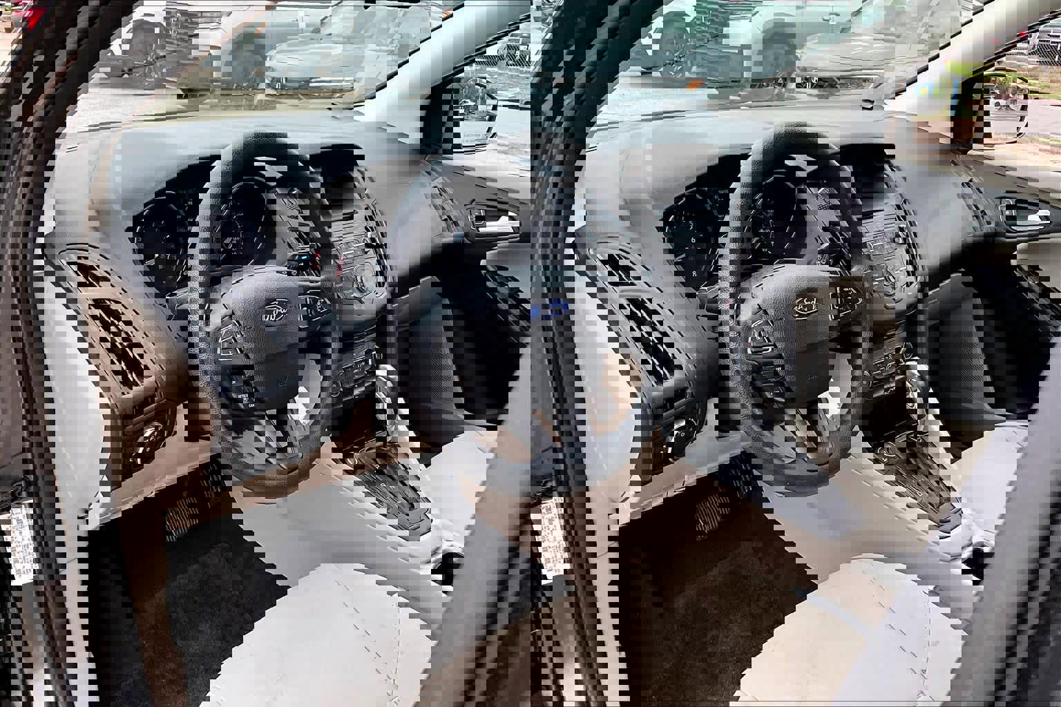 Used 2015 Ford Focus SE image 18