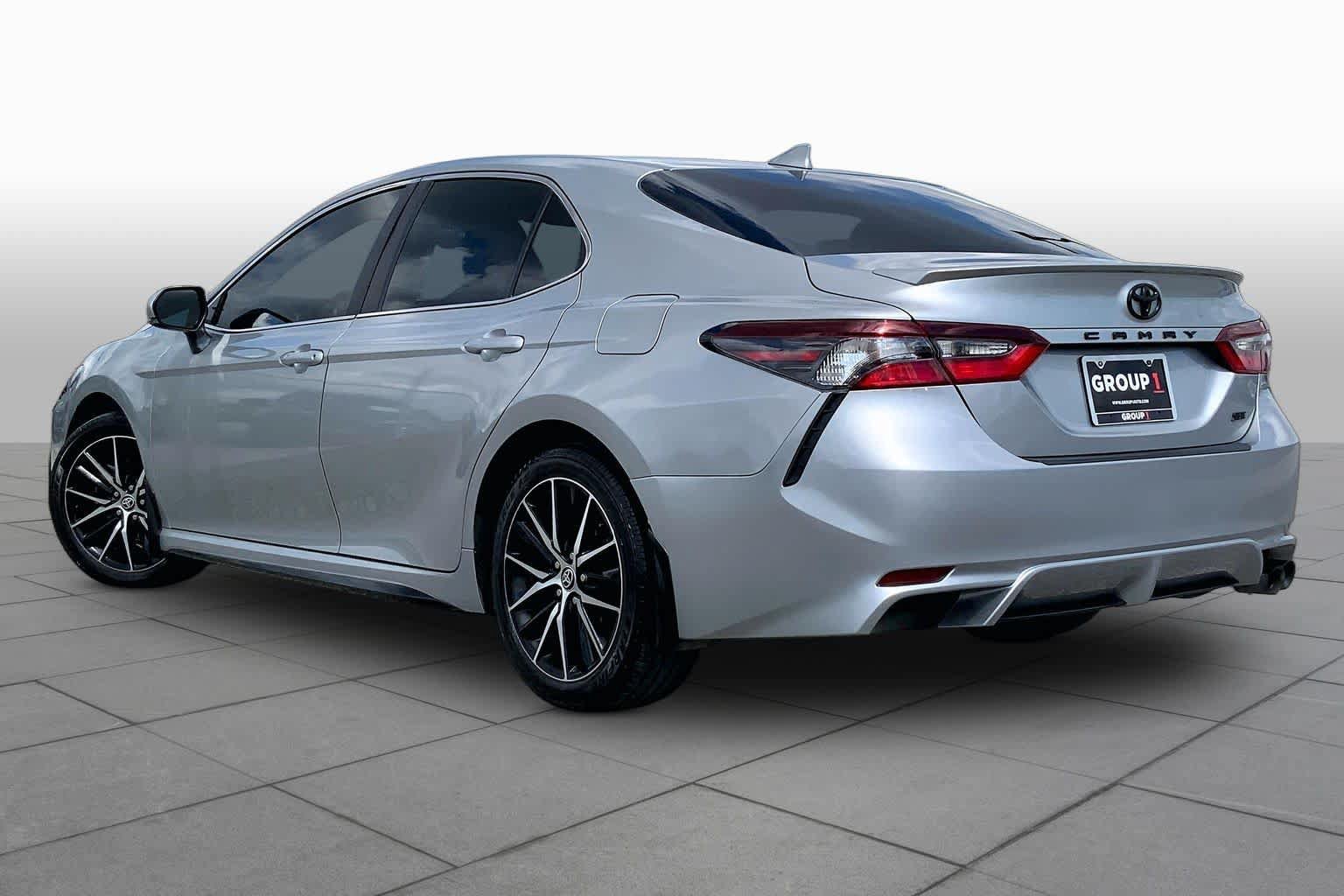 Used 2024 Toyota Camry SE FWD image 12